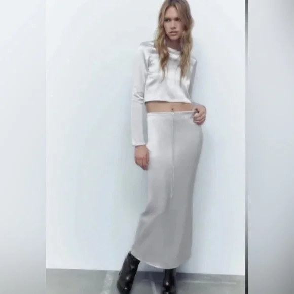 Zara Sunning Silver Co-ord & Matching Set of midi length skirt & crop top🔥🔥 - Picture 4 of 9